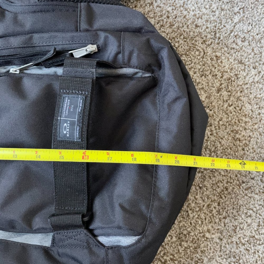 Oakley | Toro Branded Backpack - NWOT - Picture 9 of 11